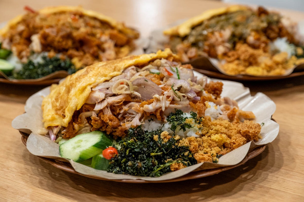 Geprek crispy chicken dish